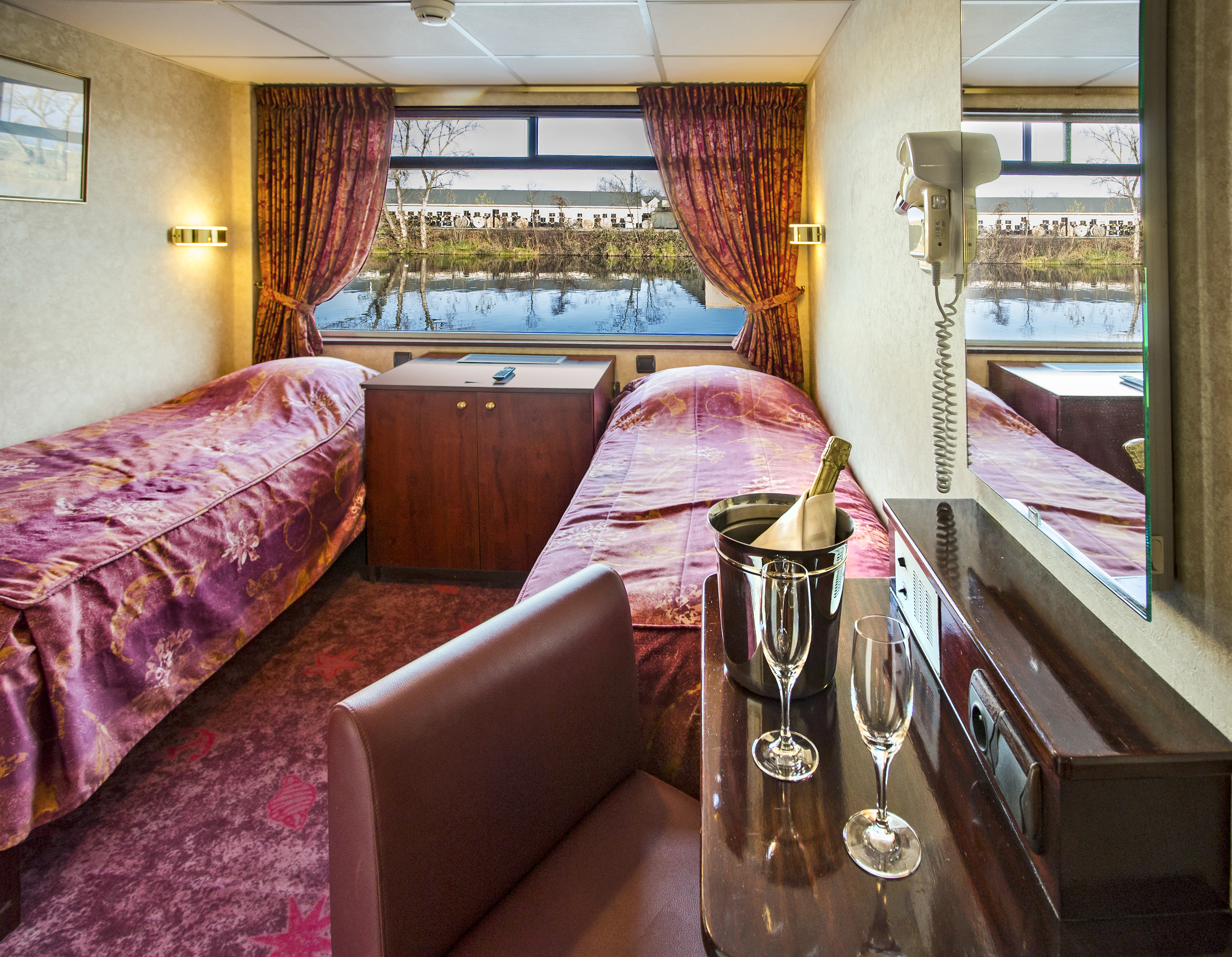 CroisiEurope MS Mona Lisa Cabin 2.jpg